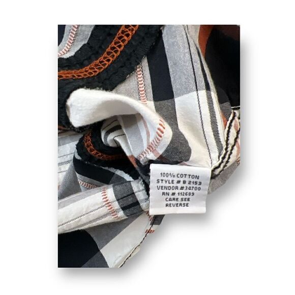 BKE Athletic Fit Snap Button Top Size Medium - Picture 4 of 5